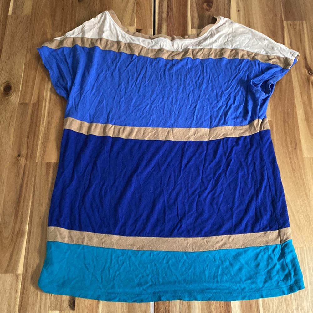 Blue Color-block Express top - Picture 2 of 3